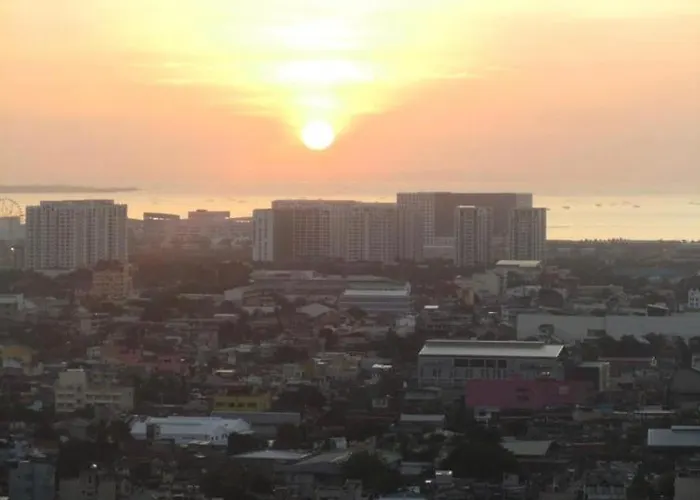 Beacon Makati City Aparthotel *